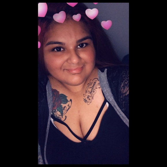 Meet your Posher, Julie - Picture 1 of 1